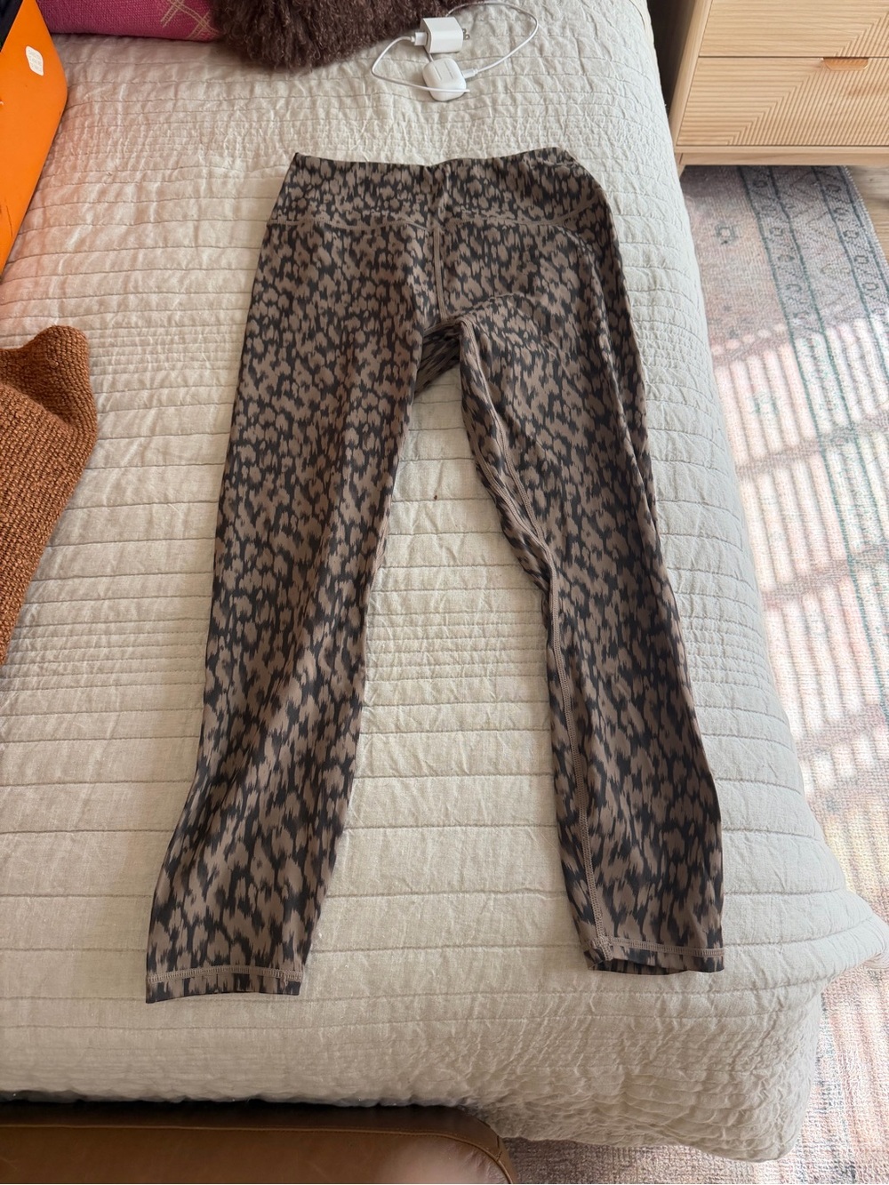 Varley brown ikat print leggings 25” M